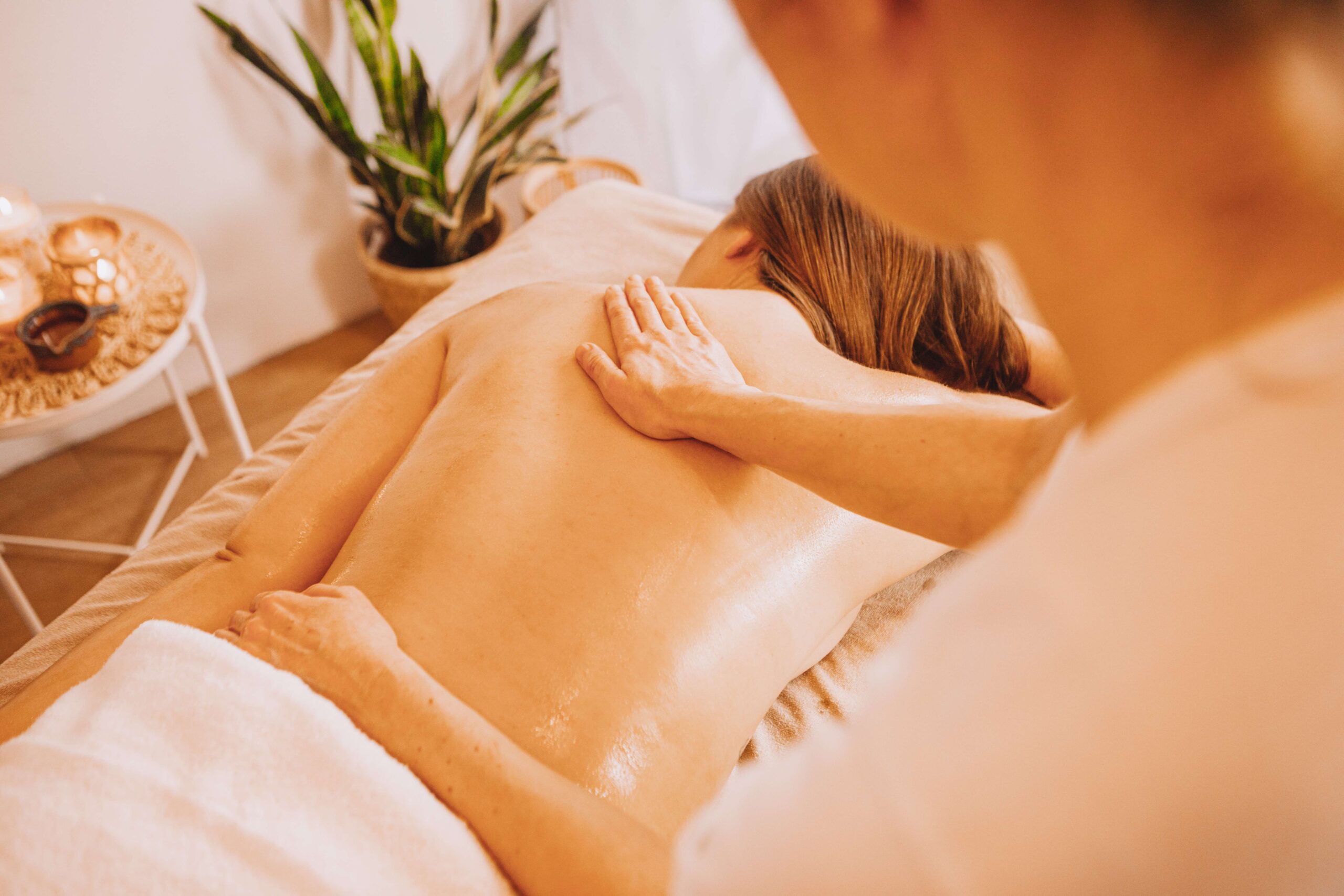 Masaż Kalari - ajurwedyjski masaż ciała i twarzy na ciepłym oleju