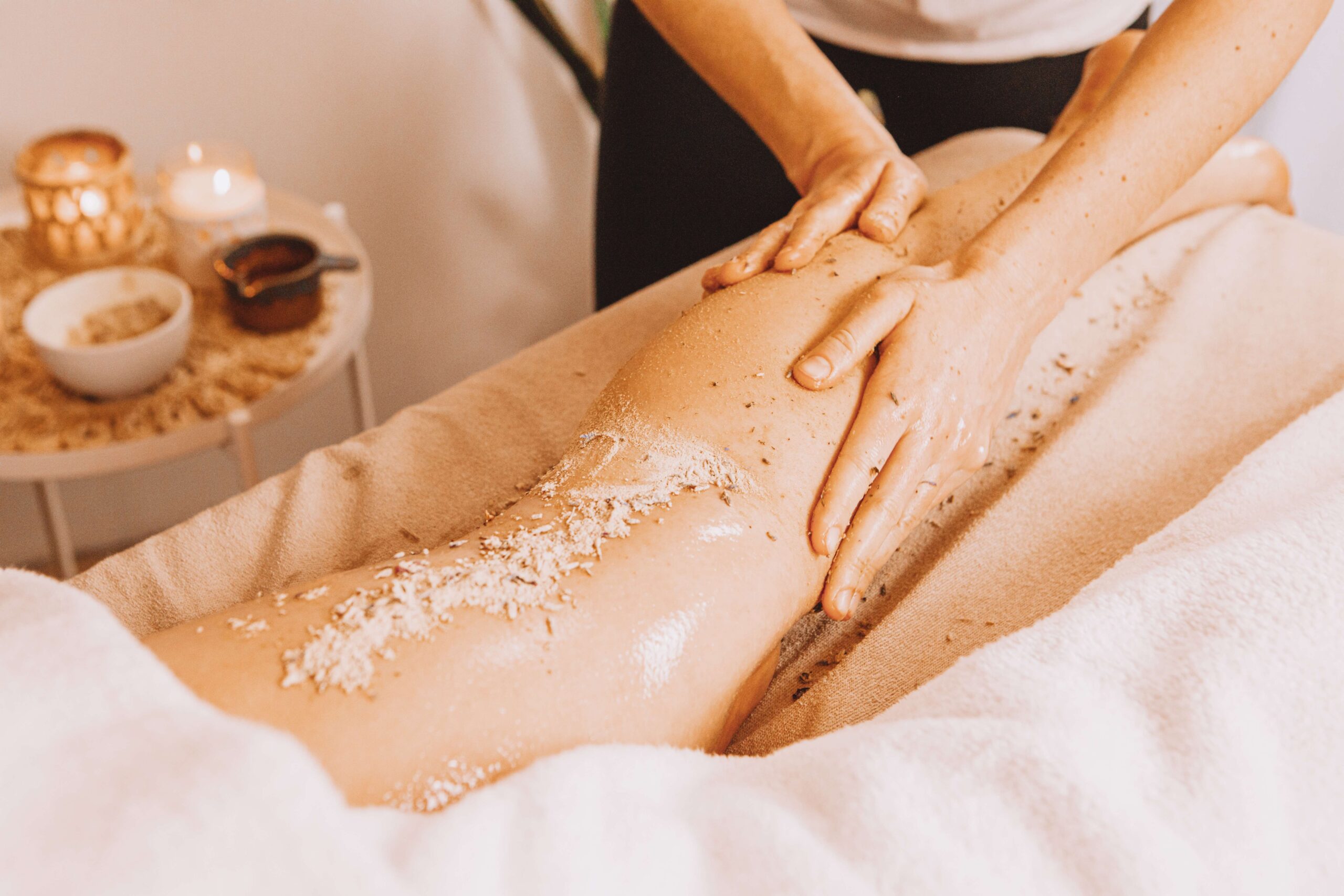 Masaż Udvartana z ziołami - ajurwedyjski masaż przeciw cellulitowi